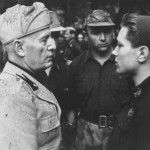 Mussolini e un giovane milite della Gnr
